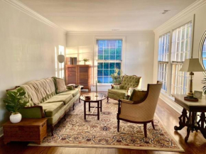 Nashville Oasis: Gym, Golf, Yard, Prime Location